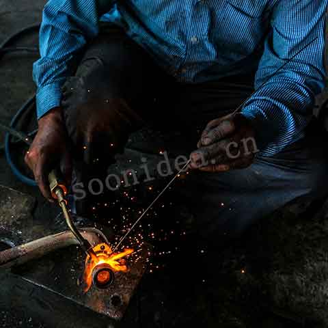 PROFESSIONAL AND EXPERIENCED ENGINEERS
